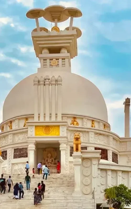 Dhauli-Giri-Hills-Shanti-Stupa-720x720-1